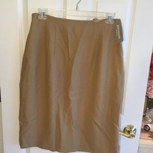 NWT Jones New York Women’s Sz 14W Tan Lined Skirt